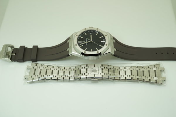 MINT Audemars PIGUET ROYAL OAK 15500 BLACK DIAL EXTRA AP RUBBER STRAP CLASP 2020 FULL SET