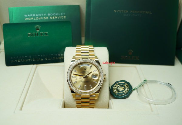 BRAND NEW Rolex 228398TBR DAY DATE 40 YELLOW GOLD BAGUETTE DIAMOND BEZEL DIAL 2021 FULL SET - Image 2