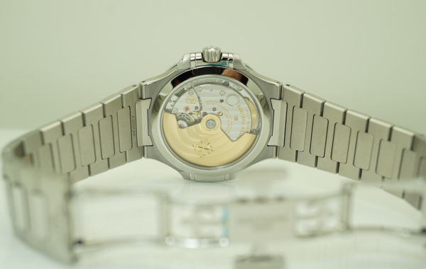 Brand New Patek PHILIPPE 7118/1200A NAUTILUS SILVER DIAL DIAMOND BEZEL 2021 FULL SET - Image 9