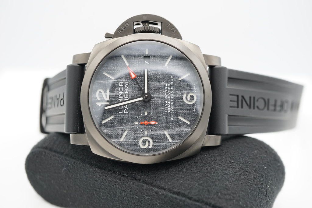 PANERAI Pam 1036 LUMINOR LUNA ROSSA GMT TITANIUM DLC GREY DIAL