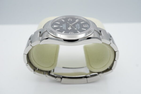 Rolex 214270 EXPLORER I STAINLESS STEEL MARK 1 DIAL 39MM DISCONTINUED BOX PAPERS - Image 4