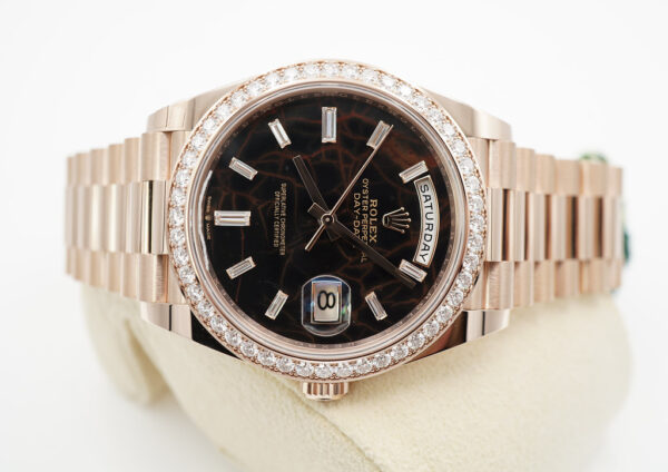 BRAND NEW Rolex 228345RBR DAY DATE 40 ROSE GOLD EISENKIESEL DIAMOND DIAL BEZEL 2023 FULL SET - Image 9