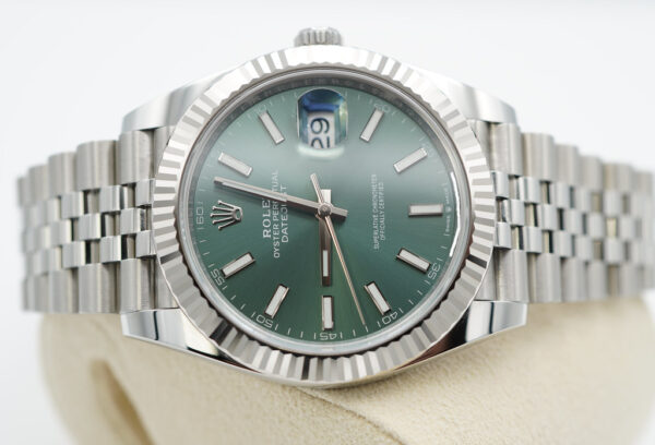 MINT Rolex 126334 DATEJUST 41 FLUTED BEZEL MINT GREEN DIAL JUBILEE 2023 FULL SET - Image 10