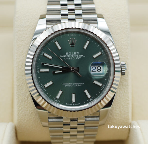 MINT Rolex 126334 DATEJUST 41 FLUTED BEZEL MINT GREEN DIAL JUBILEE 2023 FULL SET