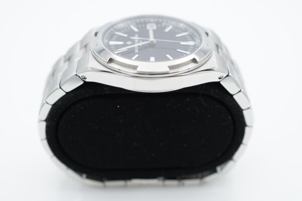 Vacheron CONSTANTIN OVERSEAS 4500V STAINLESS STEEL BLACK DIAL 2021 FULL SET - Image 3