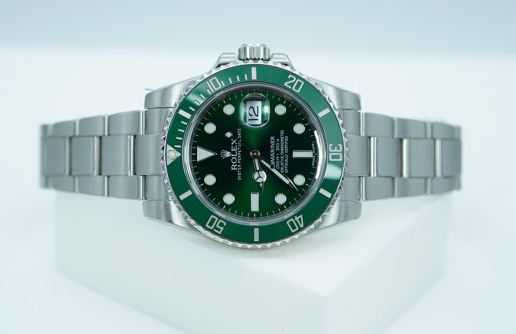 Rolex 116610LV SUBMARINER HULK GREEN DIAL GREEN BEZEL RSC SERVICED ...