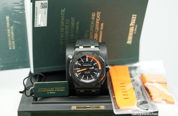 Audemars PIGUET ROYAL OAK OFFSHORE DIVER CERAMIC 15707CE 42MM COMPLETE SET - Image 2