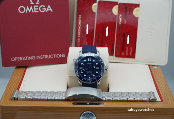 Omega SEAMASTER DIVER 300M BLUE WAVE DIAL EXTRA RUBBER STRAP FULL SET - Image 2