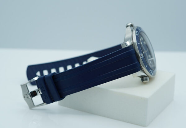 Omega SEAMASTER DIVER 300M BLUE WAVE DIAL EXTRA RUBBER STRAP FULL SET - Image 5