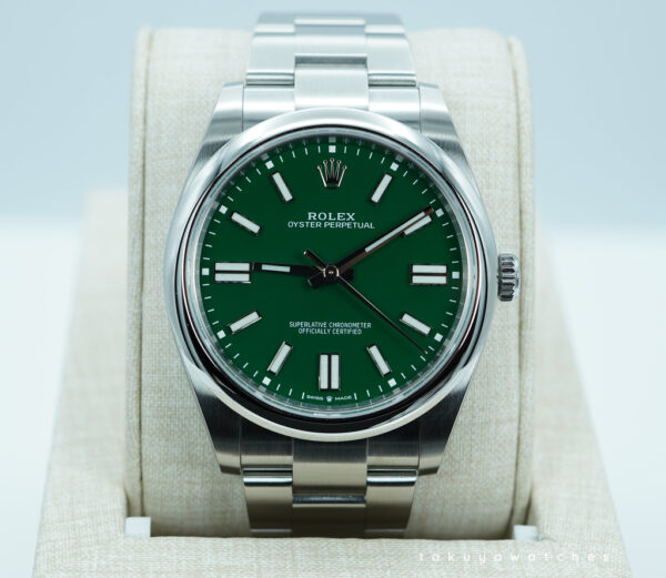 Rolex 124300 OYSTER PERPETUAL 41 GREEN DIAL 2022 WARRANTY COMPLETE SET