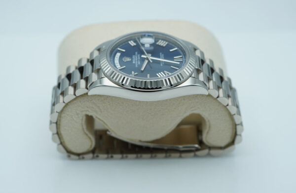 Rolex 228239 DAY DATE 40 18K WHITE GOLD BLUE ROMAN DIAL 2024 COMPLETE SET - Image 4