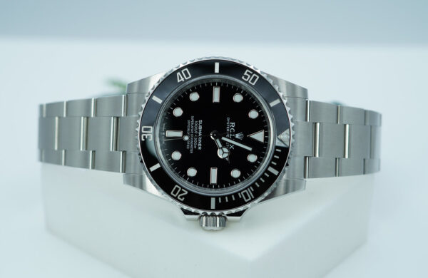 BRAND NEW Rolex 124060 SUBMARINER NO DATE 41MM 2024 WARRANTY COMPLETE SET - Image 9