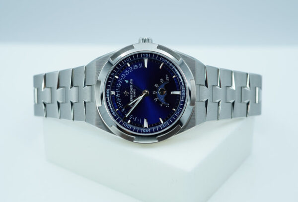 Vacheron CONSTANTIN OVERSEAS 4000V MOONPHASE RETROGRADE DATE BLUE DIAL 2024 FULL SET - Image 10