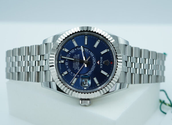 BRAND NEW Rolex 336934 SKY-DWELLER BLUE DIAL JUBILEE BAND NEW MODEL 2024 FULL SET - Image 9