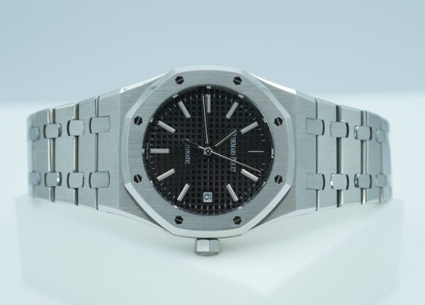 Audemars PIGUET ROYAL OAK 15300ST BLACK DIAL 39MM SERVICED WARRANTY FULL SET - Image 9