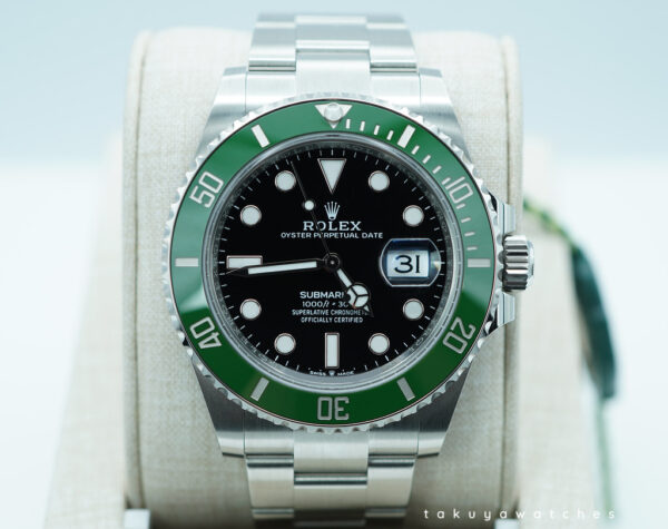 BRAND NEW Rolex 126610LV SUBMARINER 41 GREEN MK2 BEZEL BLACK DIAL 2024 COMPLETE SET