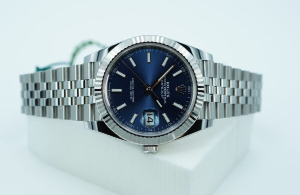 BRAND NEW Rolex 126334 DATEJUST 41 FLUTED BEZEL BLUE STICK DIAL JUBILEE 2024 FULL SET - Image 9