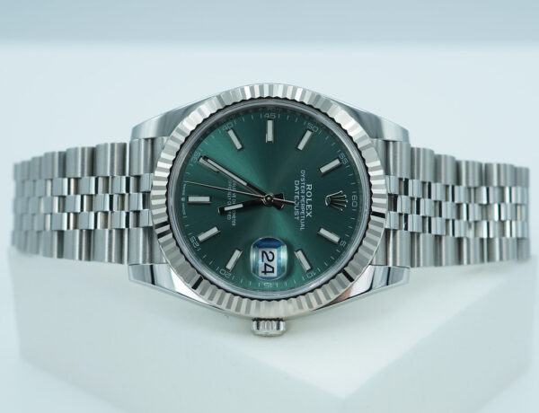 Rolex 126334 DATEJUST 41 FLUTED BEZEL MINT GREEN DIAL JUBILEE BAND 2024 FULL SET - Image 9