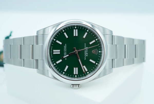 BRAND NEW Rolex 124300 OYSTER PERPETUAL 41 GREEN DIAL 2024 WARRANTY FULL SET - Image 9