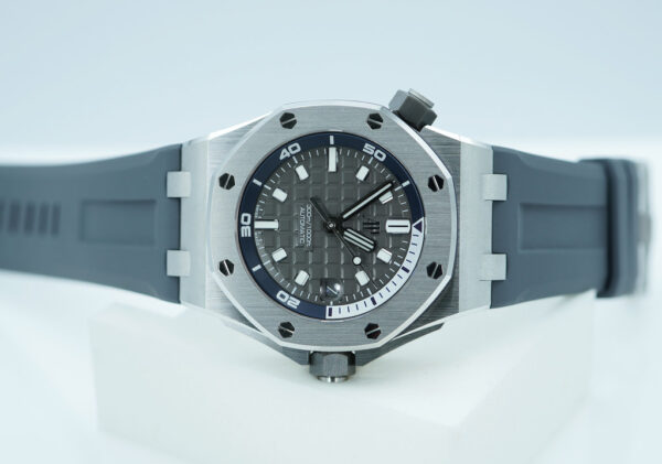 Audemars PIGUET ROYAL OAK OFFSHORE DIVER 15720ST GREY DIAL 2023 WARRANTY FULL SET - Image 9