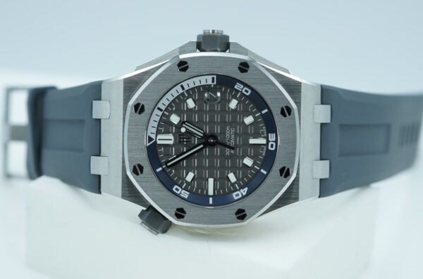 Audemars PIGUET ROYAL OAK OFFSHORE DIVER 15720ST GREY DIAL 2023 WARRANTY FULL SET - Image 10