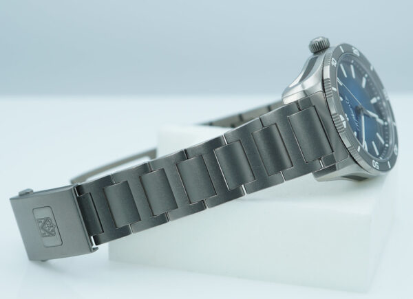 BRAND NEW H. Moser & Cie PIONEER CENTRE SECONDS FUNKY BLUE LIMITED 100 PIECES FULL SET - Image 5