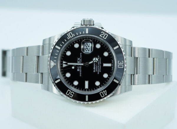 Rolex 126610LN SUBMARINER DATE 41 NEW MODEL 2024 WARRANTY COMPLETE SET - Image 9