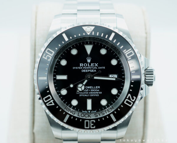 Rolex 126660 DEEPSEA SEA-DWELLER BLACK DIAL 2022 WARRANTY FULL SET