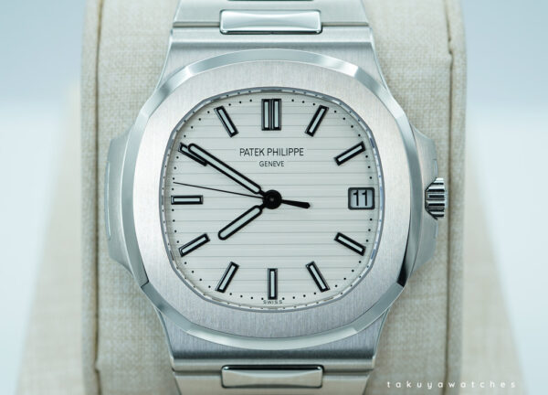 Patek PHILIPPE 5711 NAUTILUS STAINLESS STEEL WHITE DIAL FULL SET