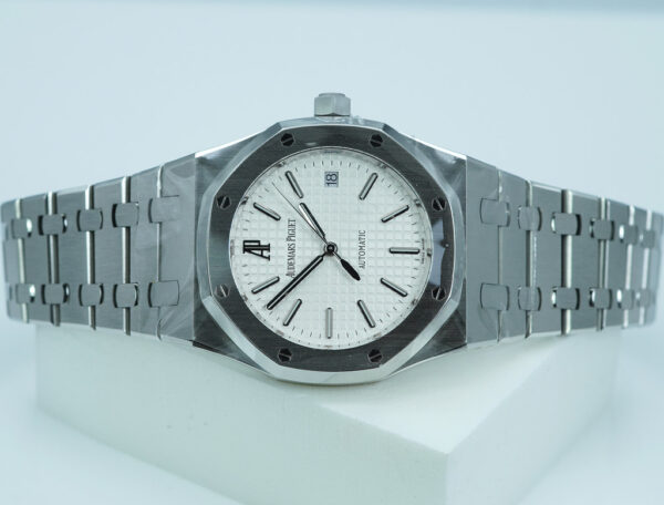 Audemars PIGUET ROYAL OAK 15300ST WHITE DIAL 39MM SERVICED WARRANTY FULL SET - Image 10