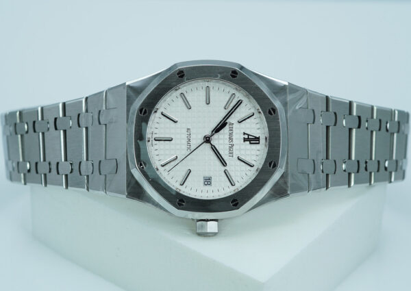 Audemars PIGUET ROYAL OAK 15300ST WHITE DIAL 39MM SERVICED WARRANTY FULL SET - Image 9