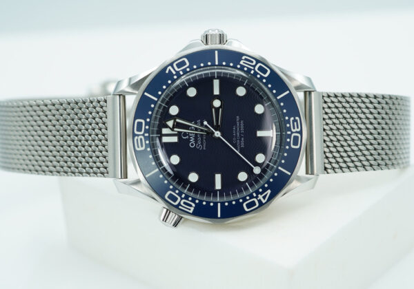 OMEGA SEAMASTER DIVER 300M 007 JAMES BOND 60th ANNIVERSARY 2023 WARRANTY FULL SET - Image 10