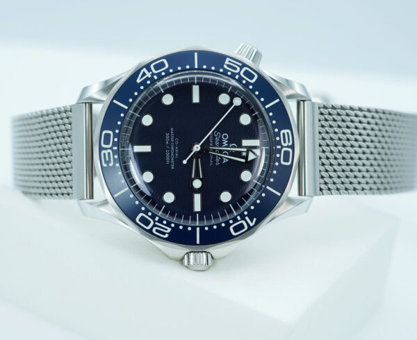 OMEGA SEAMASTER DIVER 300M 007 JAMES BOND 60th ANNIVERSARY 2023 WARRANTY FULL SET - Image 9