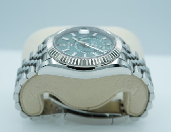 Rolex 336934 SKY-DWELLER MINT GREEN DIAL JUBILEE BAND NEW MODEL FULL SET - Image 4