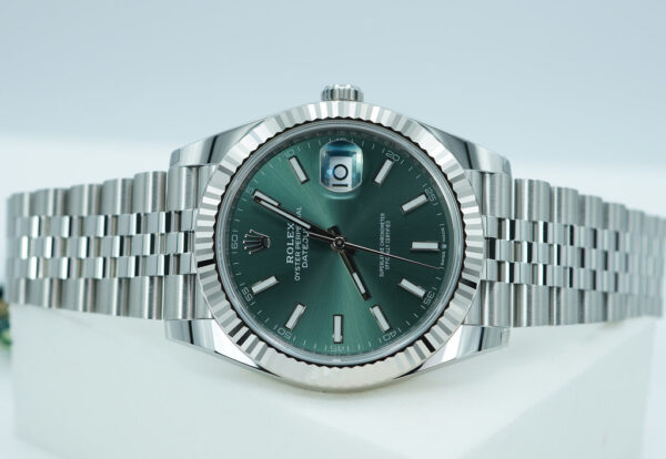 BRAND NEW Rolex 126334 DATEJUST 41 FLUTED BEZEL MINT GREEN DIAL JUBILEE BAND 2025 FULL SET - Image 10