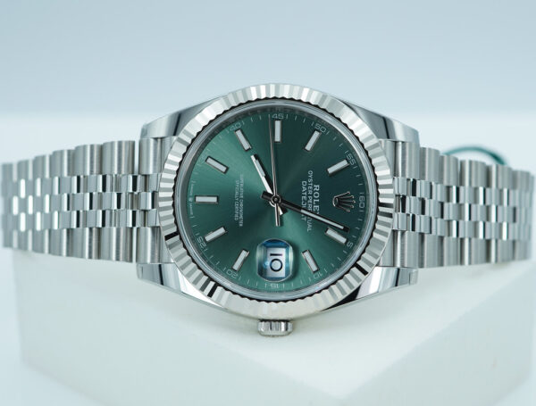 BRAND NEW Rolex 126334 DATEJUST 41 FLUTED BEZEL MINT GREEN DIAL JUBILEE BAND 2025 FULL SET - Image 9