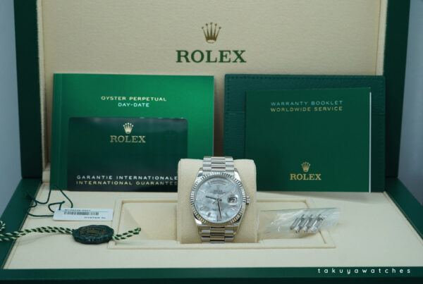 Rolex 128236 DAY DATE 36 PLATINUM WHITE MOP BAGUETTE DIAMOND DIAL 2024 FULL SET - Image 2