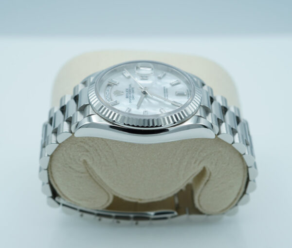 Rolex 128236 DAY DATE 36 PLATINUM WHITE MOP BAGUETTE DIAMOND DIAL 2024 FULL SET - Image 4