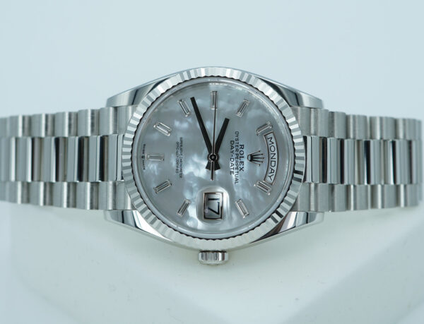 Rolex 128236 DAY DATE 36 PLATINUM WHITE MOP BAGUETTE DIAMOND DIAL 2024 FULL SET - Image 9