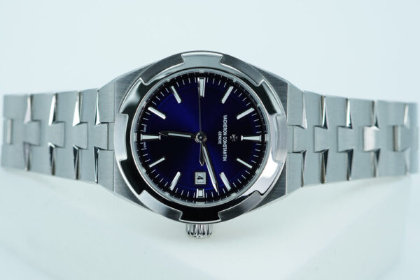 Vacheron CONSTANTIN OVERSEAS 34.5MM 4600V STEEL BLUE DIAL 2023 FULL SET - Image 9