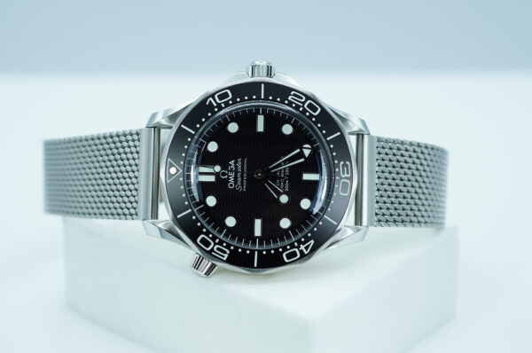 Omega SEAMASTER DIVER 300M STAINLESS STEEL BLACK BEZEL 2025 MODEL FULL SET - Image 10