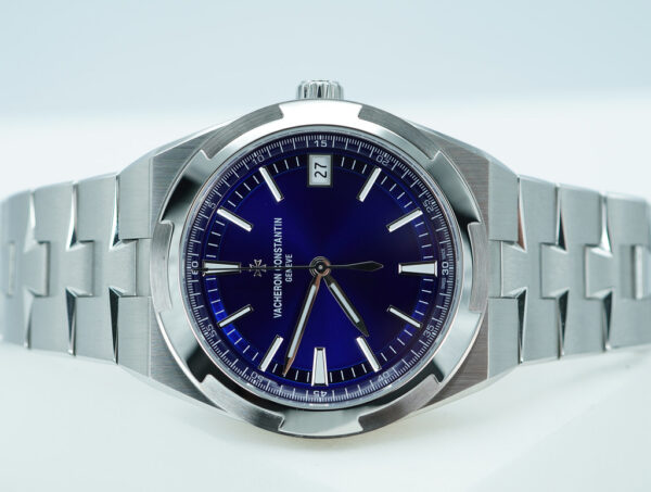 BRAND NEW Vacheron CONSTANTIN OVERSEAS 4520V STAINLESS STEEL BLUE DIAL NEW MODEL 2025 FULL SET - Image 10