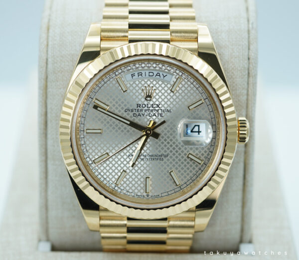 Rolex 228238 DAY DATE 40 18K YELLOW GOLD SILVER MOTIF DIAL 2021 FULL SET